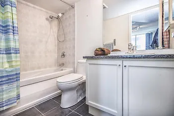Quickstay - Luxury Condo Toronto Hotell